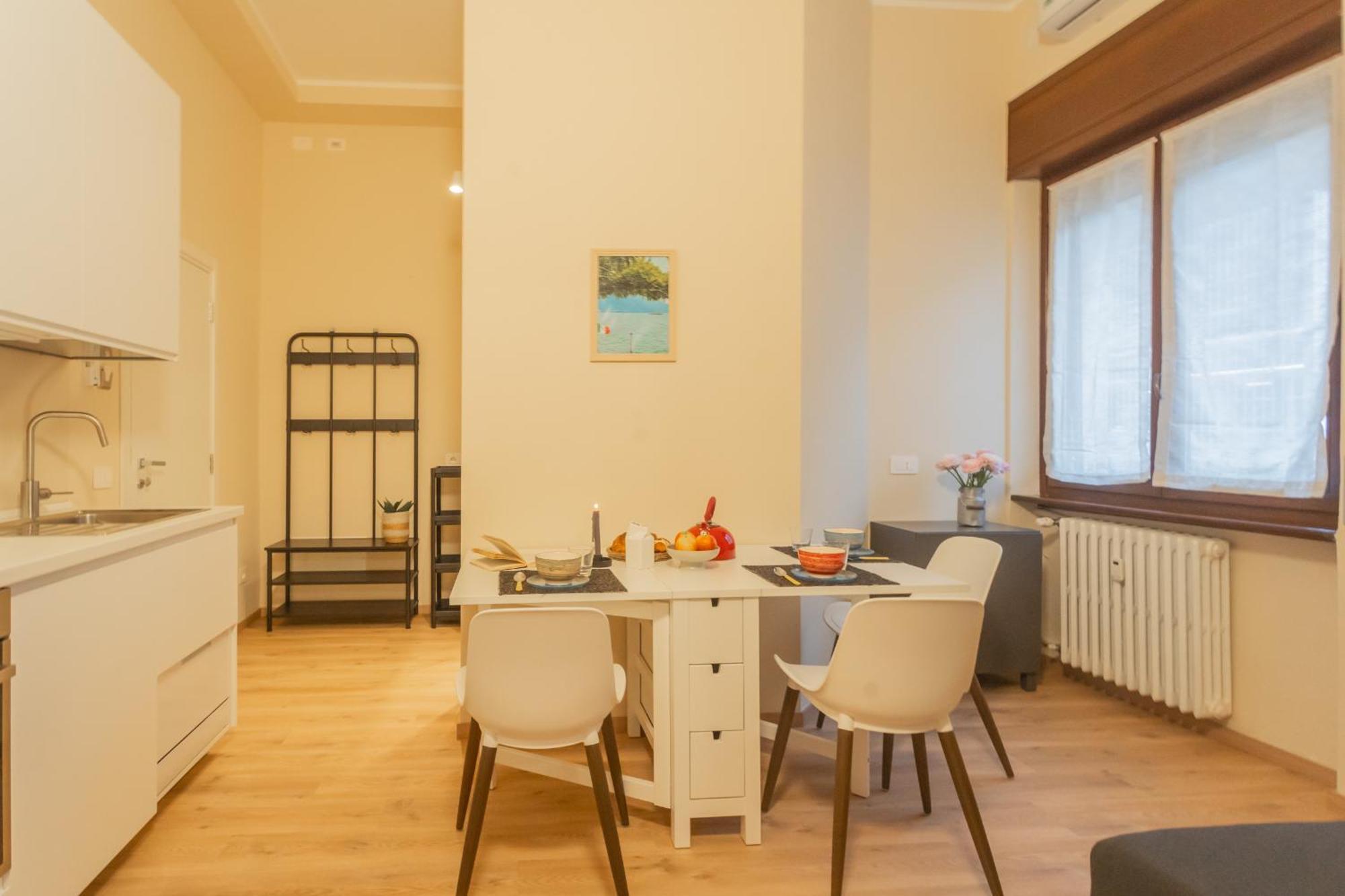 Simar Nearby S G Train Station By Rent *