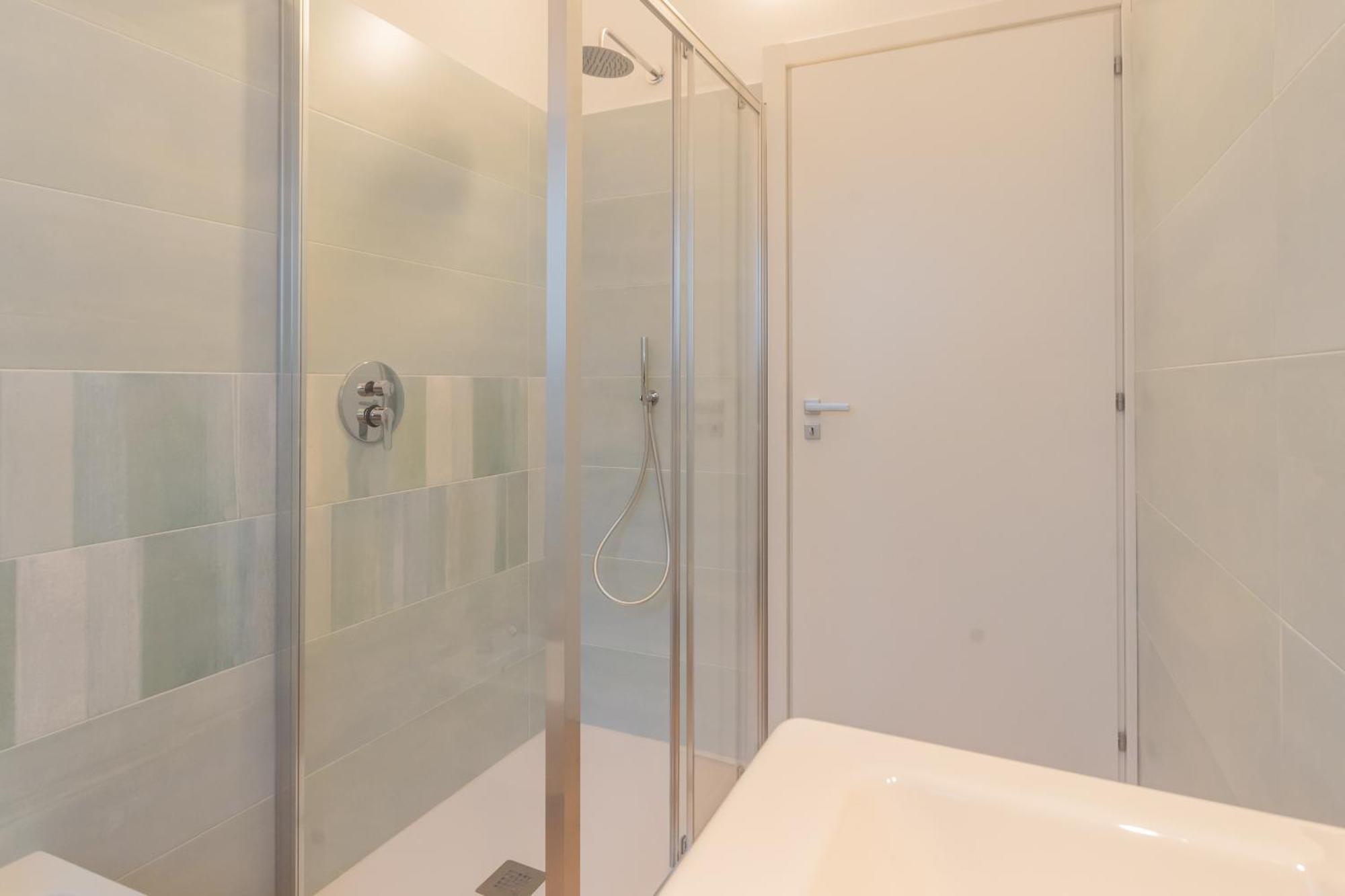 Appartement Simar Nearby S G Train Station By Rent *